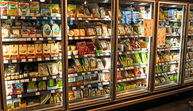 lednice v supermarketu